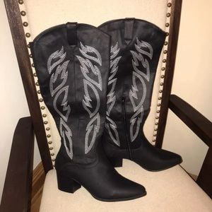 Black western boots from fashion nova 8.5 new